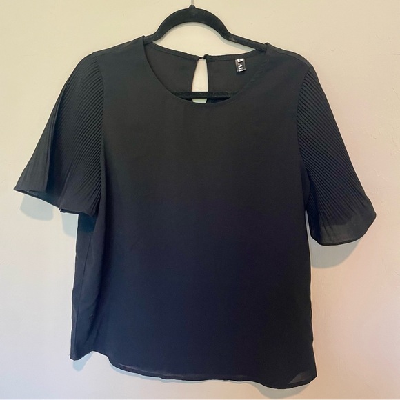 Black Short Sleeve Blouse - Picture 1 of 5